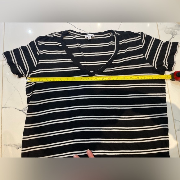 SPLENDID Relaxed V-neck tee Size Small - Picture 11 of 12